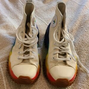 Converse White and Rainbow run star motion